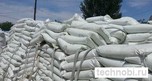 Бентонитовая глина в мешках и навалом: природный минерал для бурения, строительства и очистки
