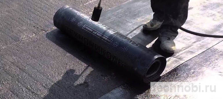 Применение гидроизола: гидроизоляция фундамента, кровля