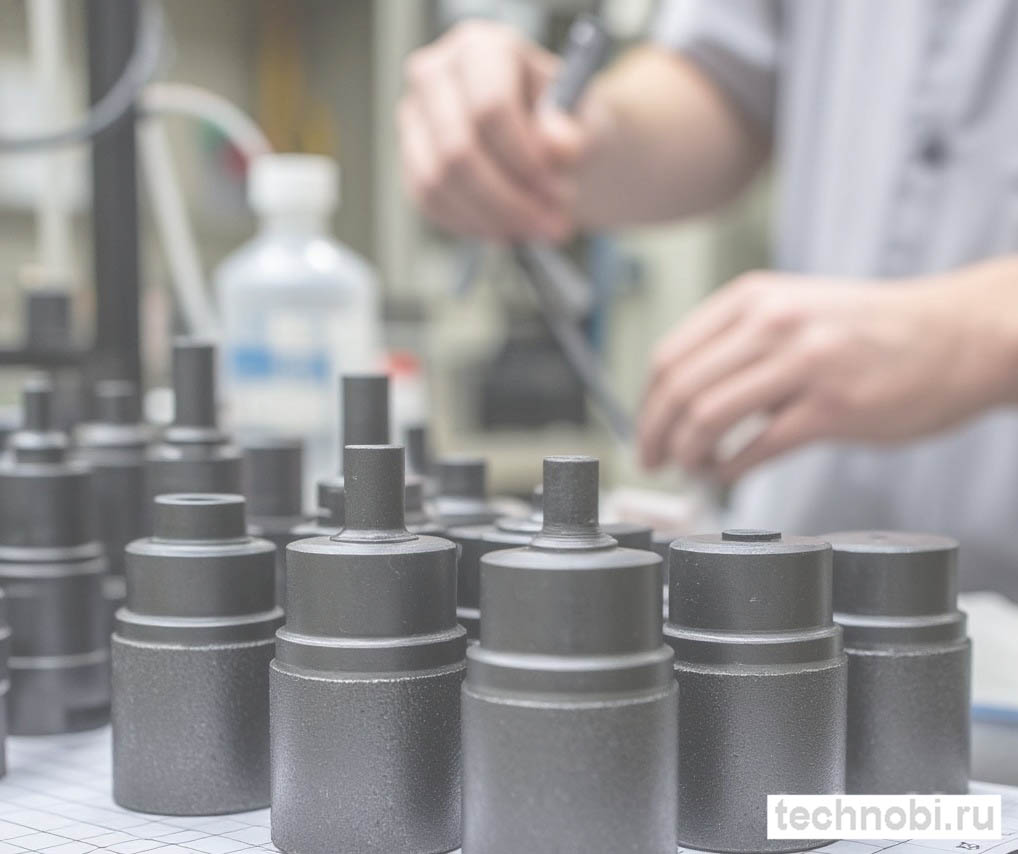 Процесс лабораторного испытания образцов графита на прочность